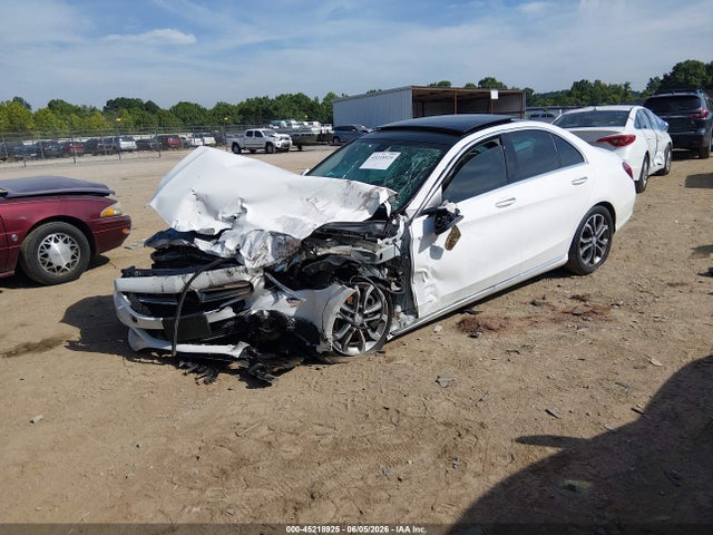 Продажа на аукционе авто 2015 Mercedes-benz C 300 4matic, vin: 55SWF4KB8FU083622, номер лота: 45218925