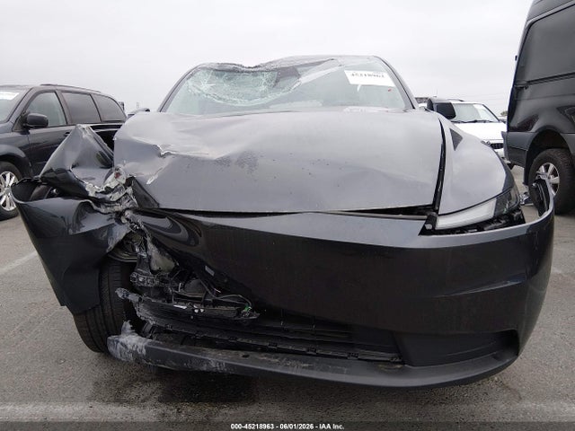 2026 Tesla Model Y Premium Rear-wheel Drive/rear-wheel Drive მანქანა იყიდება აუქციონზე, vin: 7SAYGDED8TA602409, აუქციონის ნომერი: 45218963