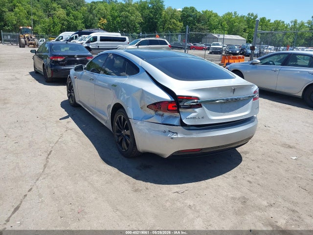 Tesla Model S 100d/60d/75d/90d/p100d 2017 5YJSA1E22HF183744 Image 3