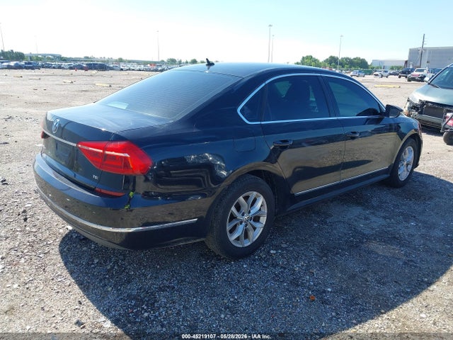 2016 Volkswagen Passat 1.8t S მანქანა იყიდება აუქციონზე, vin: 1VWAT7A38GC050471, აუქციონის ნომერი: 45219107
