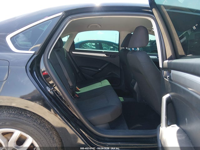 2016 Volkswagen Passat 1.8t S მანქანა იყიდება აუქციონზე, vin: 1VWAT7A38GC050471, აუქციონის ნომერი: 45219107