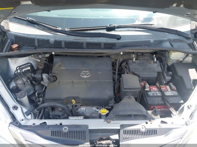 45219217 :رقم المزاد ، 5TDYK3DC8FS644497 vin ، 2015 Toyota Sienna Xle 8 Passenger مزاد بيع