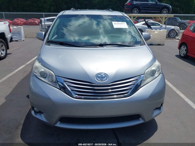 45219217 :رقم المزاد ، 5TDYK3DC8FS644497 vin ، 2015 Toyota Sienna Xle 8 Passenger مزاد بيع