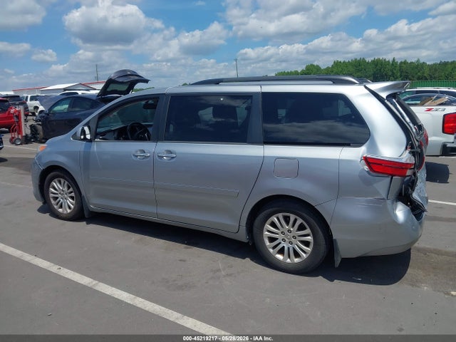 45219217 :رقم المزاد ، 5TDYK3DC8FS644497 vin ، 2015 Toyota Sienna Xle 8 Passenger مزاد بيع