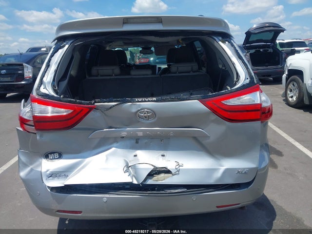 45219217 :رقم المزاد ، 5TDYK3DC8FS644497 vin ، 2015 Toyota Sienna Xle 8 Passenger مزاد بيع