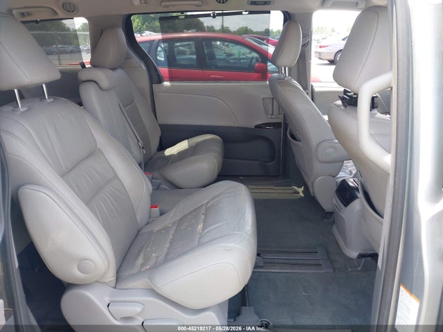 45219217 :رقم المزاد ، 5TDYK3DC8FS644497 vin ، 2015 Toyota Sienna Xle 8 Passenger مزاد بيع