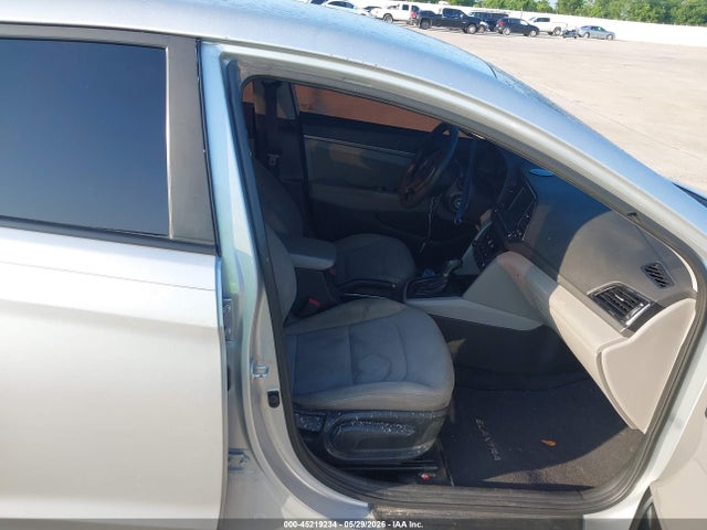 5NPD84LF6JH331171 Hyundai ELANTRA SEL