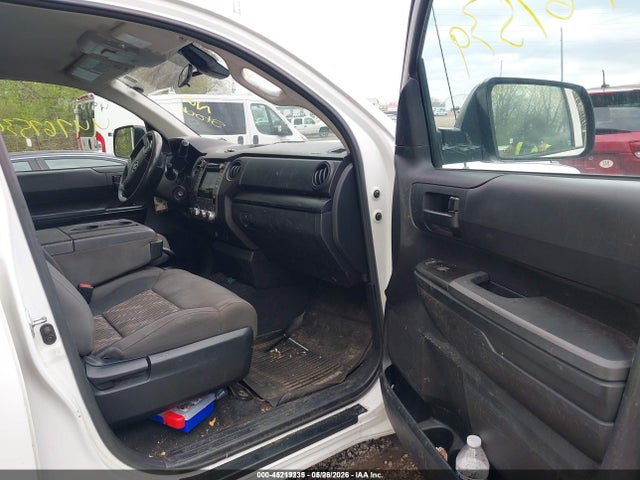 Продаж на аукціоні авто 2018 Toyota Tundra Sr 4.6l V8, vin: 5TFUM5F15JX075188, номер лоту: 45219235