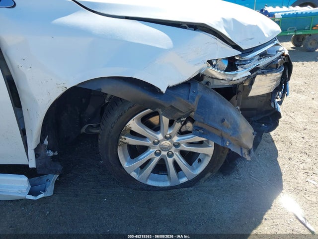 Chrysler 200 Limited Platinum 2017 1C3CCCAB3HN502915 Image 17