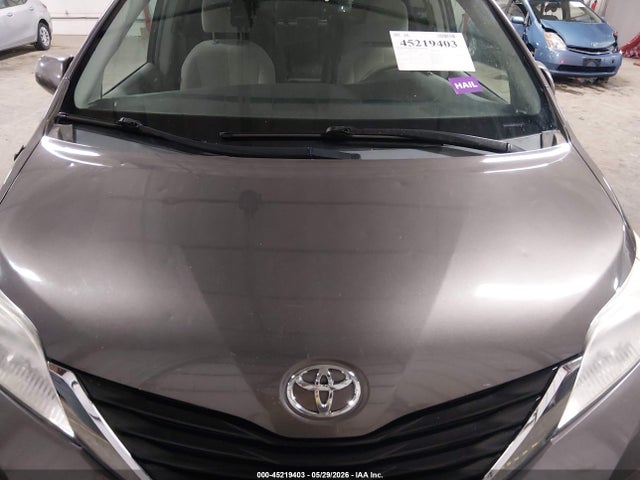 2013 Toyota Sienna Le V6 8 Passenger მანქანა იყიდება აუქციონზე, vin: 5TDKK3DC4DS351294, აუქციონის ნომერი: 45219403