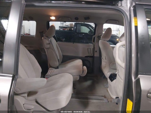 2013 Toyota Sienna Le V6 8 Passenger მანქანა იყიდება აუქციონზე, vin: 5TDKK3DC4DS351294, აუქციონის ნომერი: 45219403