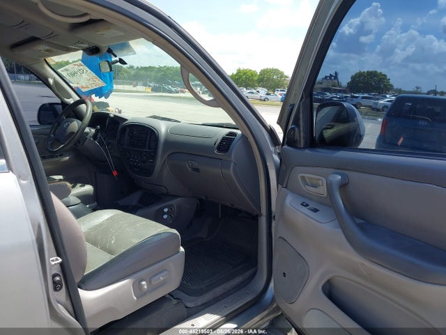 Продаж на аукціоні авто 2005 Toyota Sequoia Sr5 V8, vin: 5TDZT34A55S243438, номер лоту: 45219503