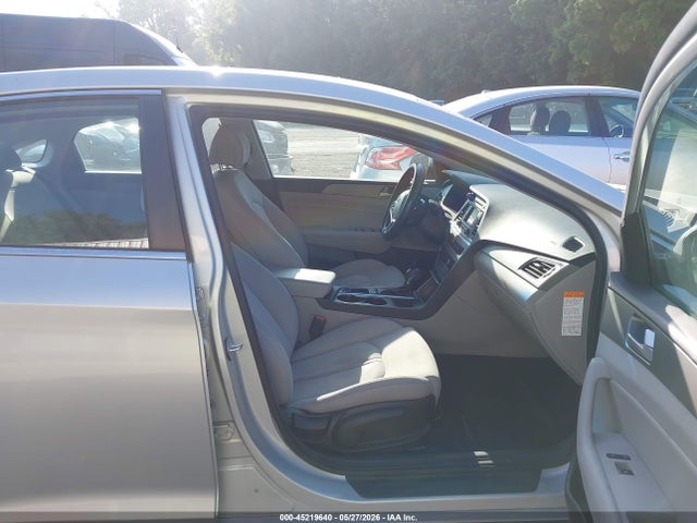 2016 Hyundai Sonata Hybrid Se მანქანა იყიდება აუქციონზე, vin: KMHE24L12GA025882, აუქციონის ნომერი: 45219640