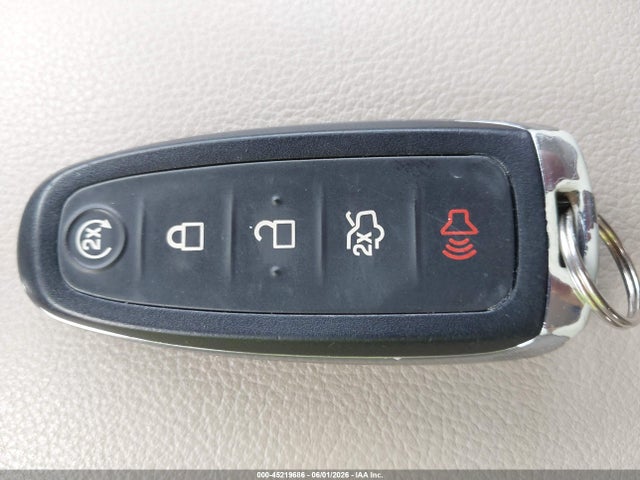 Продажа на аукционе авто 2016 Ford Escape Titanium, vin: 1FMCU0JXXGUB30282, номер лота: 45219686