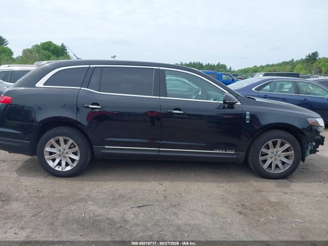 2LMHJ5NK7KBL03849 Lincoln Mkt Livery