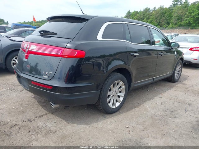 2LMHJ5NK7KBL03849 Lincoln Mkt Livery