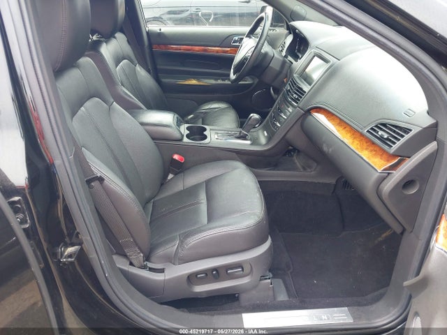 2LMHJ5NK7KBL03849 Lincoln Mkt Livery