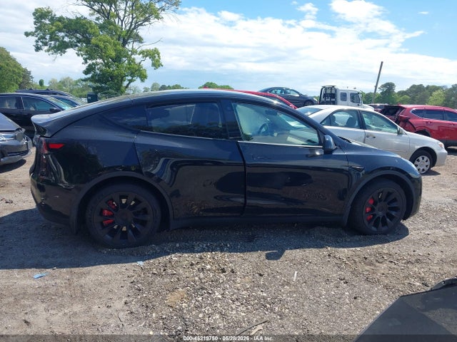 2021 Tesla Model Y Long Range Dual Motor All-wheel Drive მანქანა იყიდება აუქციონზე, vin: 5YJYGDEE0MF266281, აუქციონის ნომერი: 45219750