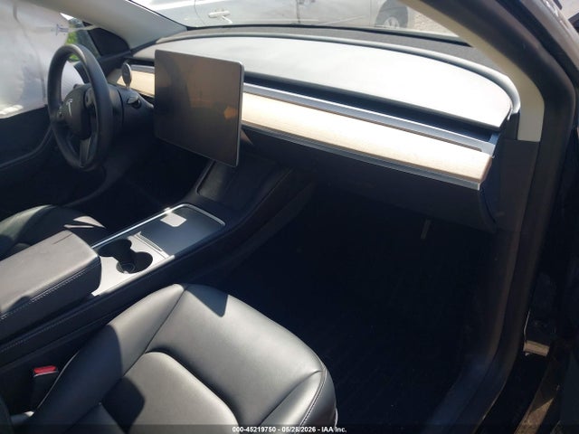 2021 Tesla Model Y Long Range Dual Motor All-wheel Drive მანქანა იყიდება აუქციონზე, vin: 5YJYGDEE0MF266281, აუქციონის ნომერი: 45219750