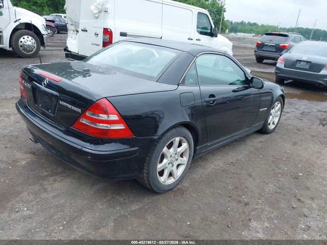 45219812 :رقم المزاد ، WDBKK49F74F301836 vin ، 2004 Mercedes-benz Slk 230 Kompressor مزاد بيع