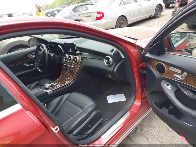 Продажа на аукционе авто 2016 Mercedes-benz C 300 4matic, vin: 55SWF4KB1GU120446, номер лота: 45219845