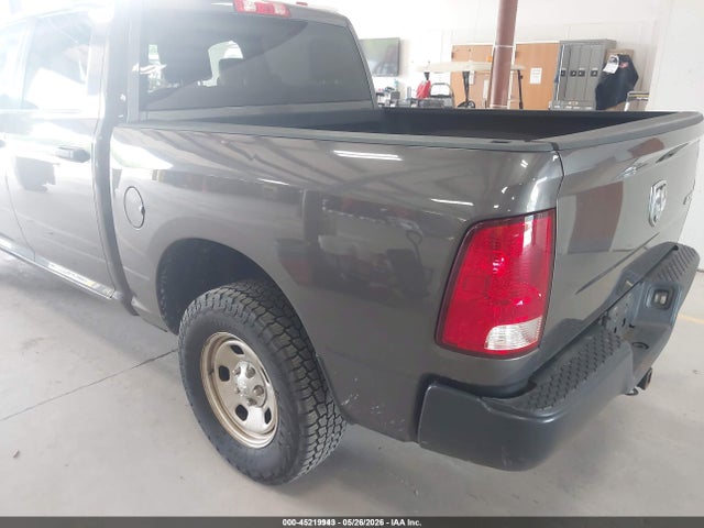 45219943 :رقم المزاد ، 1C6RR7KT9JS323103 vin ، 2018 Ram 1500 Tradesman  4x4 5'7 Box مزاد بيع