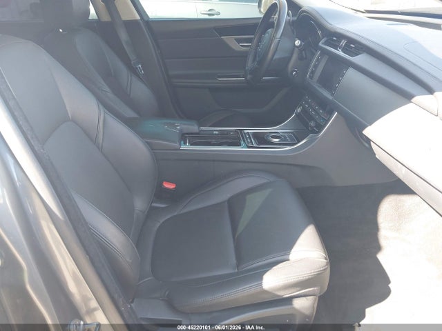 Продаж на аукціоні авто 2018 Jaguar Xf 25t Premium, vin: SAJBD4FX6JCY59362, номер лоту: 45220101