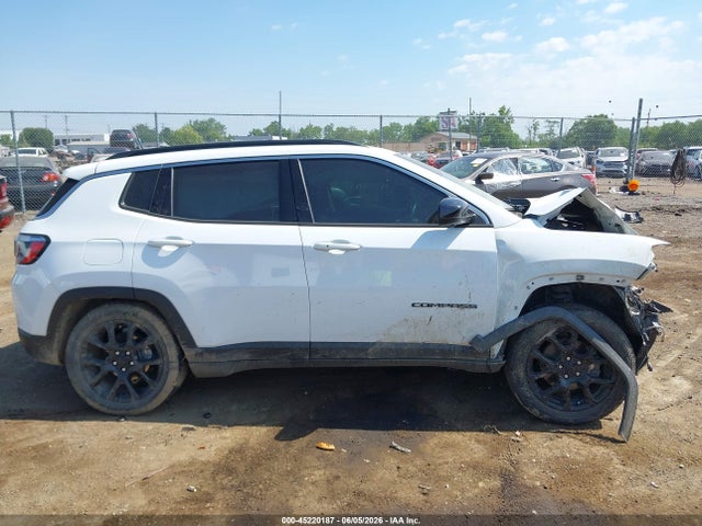 2022 Jeep Compass Latitude Lux 4x4 მანქანა იყიდება აუქციონზე, vin: 3C4NJDFB8NT126054, აუქციონის ნომერი: 45220187