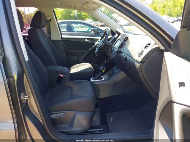 45220270 :رقم المزاد ، WVGBV7AX0FW568636 vin ، 2015 Volkswagen Tiguan S مزاد بيع