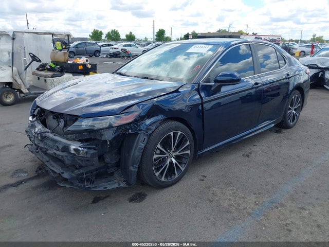 45220283 :رقم المزاد ، 4T1G11AK0LU501965 vin ، 2020 Toyota Camry Se مزاد بيع