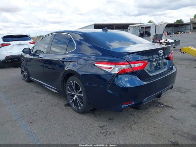45220283 :رقم المزاد ، 4T1G11AK0LU501965 vin ، 2020 Toyota Camry Se مزاد بيع