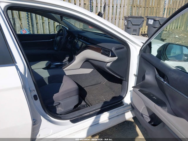 Продажа на аукционе авто 2020 Toyota Camry Le, vin: 4T1C11AK9LU901411, номер лота: 45220534