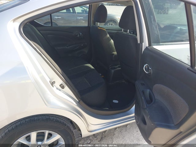 45220611 :رقم المزاد ، 3N1CN7APXJL831869 vin ، 2018 Nissan Versa 1.6 Sv مزاد بيع