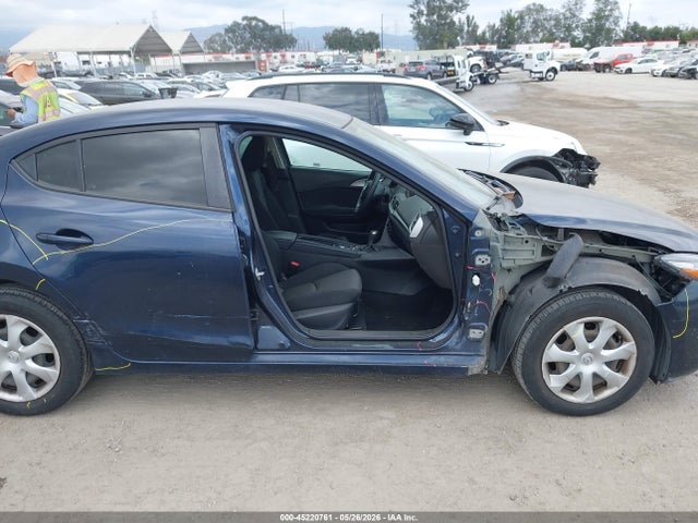 3MZBN1U75JM271686 Mazda Mazda3 Sport
