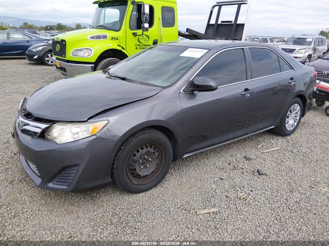 2014 Toyota Camry Le მანქანა იყიდება აუქციონზე, vin: 4T1BF1FK8EU325013, აუქციონის ნომერი: 45220795