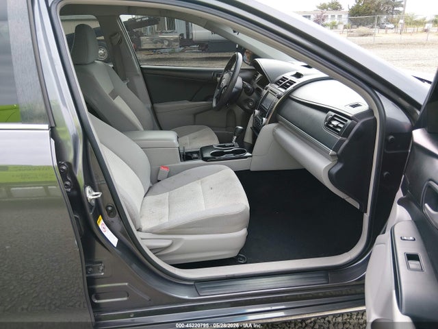 2014 Toyota Camry Le მანქანა იყიდება აუქციონზე, vin: 4T1BF1FK8EU325013, აუქციონის ნომერი: 45220795