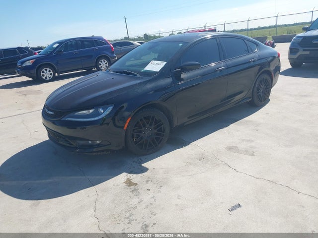 Chrysler 200 S 2015 1C3CCCBG7FN551543 Image 2