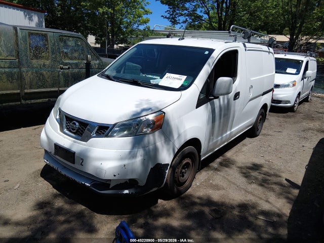 45220900 :رقم المزاد ، 3N6CM0KN2FK718013 vin ، 2015 Nissan Nv200 Sv مزاد بيع