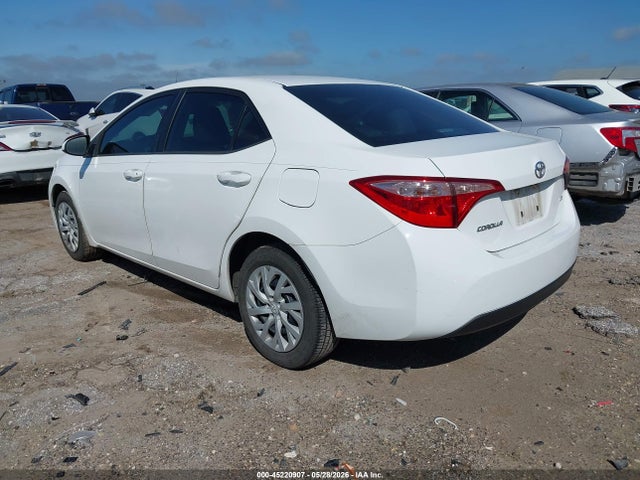 Aukcja sprzedaży 2018 Toyota Corolla Le, vin: 5YFBURHE2JP824848, numer aukcji: 45220907