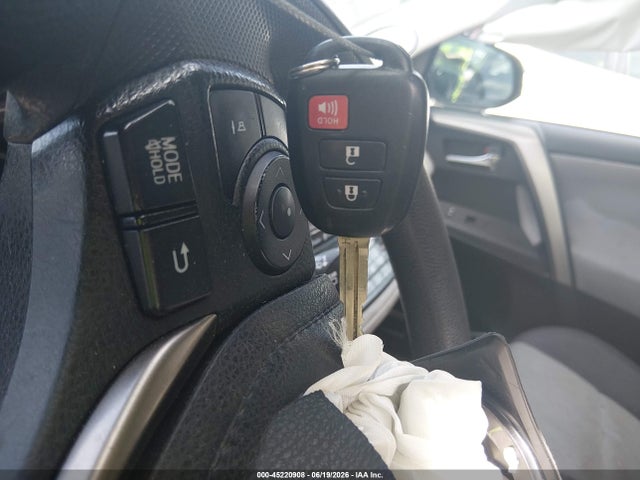 Продаж на аукціоні авто 2015 Toyota Rav4 Xle, vin: 2T3WFREV8FW191561, номер лоту: 45220908