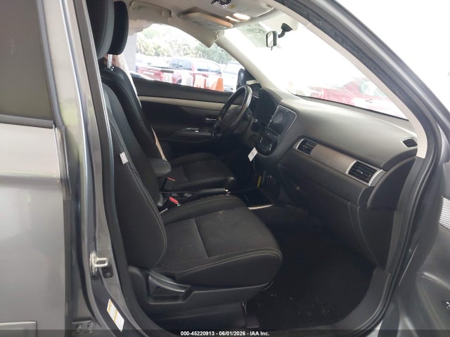 45220913 :رقم المزاد ، JA4AD3A39HZ005668 vin ، 2017 Mitsubishi Outlander Se/sel مزاد بيع