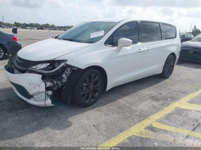 45220933 :رقم المزاد ، 2C4RC1FG8KR583421 vin ، 2019 Chrysler Pacifica Touring Plus مزاد بيع