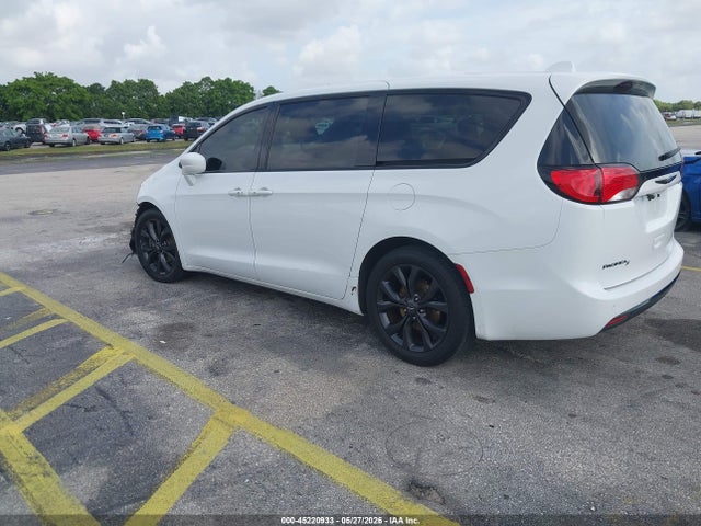 45220933 :رقم المزاد ، 2C4RC1FG8KR583421 vin ، 2019 Chrysler Pacifica Touring Plus مزاد بيع