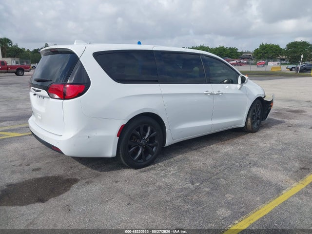 45220933 :رقم المزاد ، 2C4RC1FG8KR583421 vin ، 2019 Chrysler Pacifica Touring Plus مزاد بيع