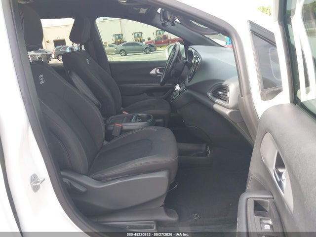 45220933 :رقم المزاد ، 2C4RC1FG8KR583421 vin ، 2019 Chrysler Pacifica Touring Plus مزاد بيع
