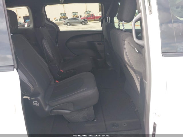 45220933 :رقم المزاد ، 2C4RC1FG8KR583421 vin ، 2019 Chrysler Pacifica Touring Plus مزاد بيع
