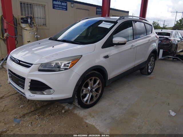 45220985 :رقم المزاد ، 1FMCU0JX9FUC24054 vin ، 2015 Ford Escape Titanium مزاد بيع