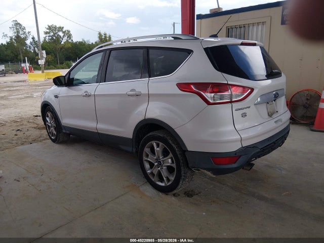 45220985 :رقم المزاد ، 1FMCU0JX9FUC24054 vin ، 2015 Ford Escape Titanium مزاد بيع