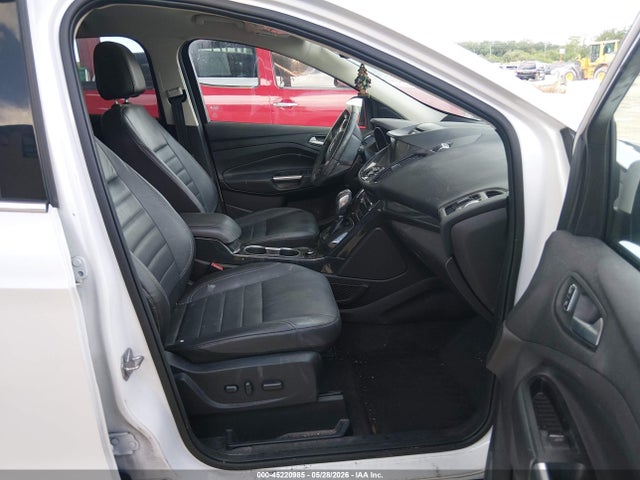 45220985 :رقم المزاد ، 1FMCU0JX9FUC24054 vin ، 2015 Ford Escape Titanium مزاد بيع