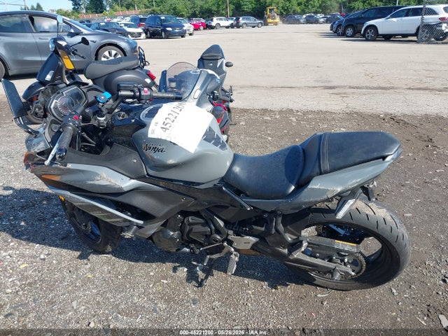 Kawasaki Ex650 J 2018 JKAEXEJ16JDA02543 Image 14